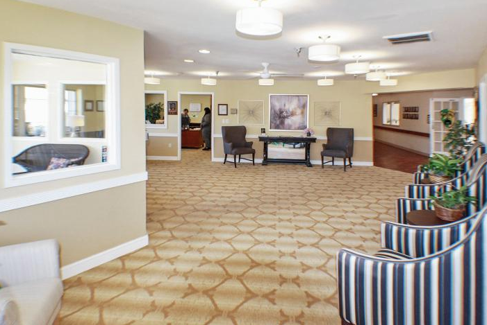 foyer at the cottage at woodland hills