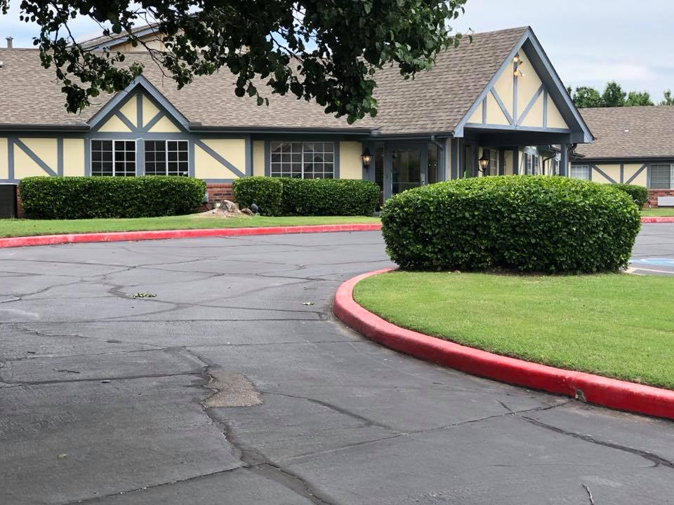 the cottage at woodland hills exterior